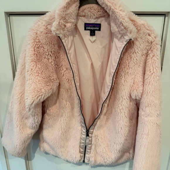 Girl Patagonia , Size L/12, Faux fur jacket;  Like-new - Picture 2 of 4
